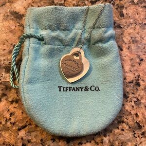 Return to Tiffany and Co. Heart and Mother of Pearl Necklace